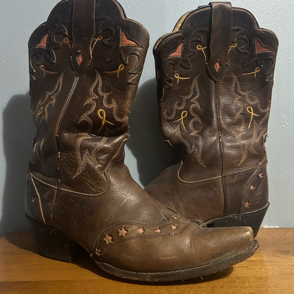 Brown Western Cowboy Boots with Embroidered Design